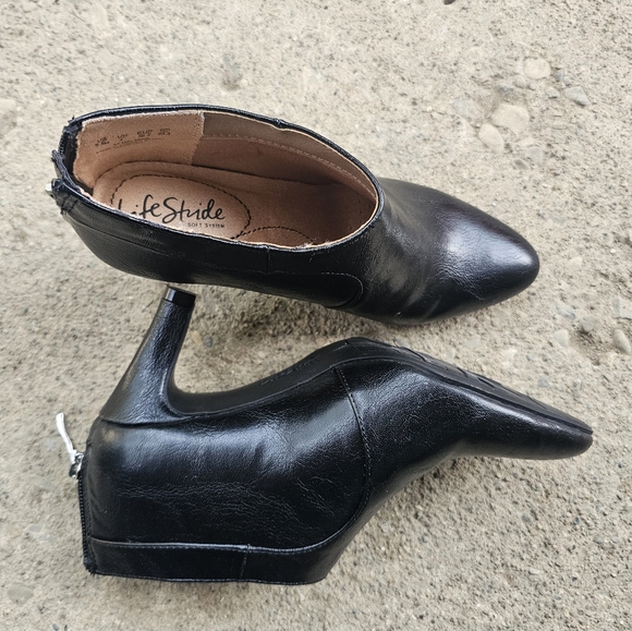 Life Stride Shoes - Life Stride Women's boot, size 6.5M